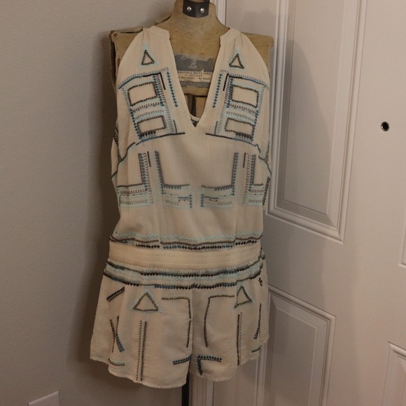 Chloe Oliver Cream 100% Cotton Blue Embroidery Halter Neckline Romper Shorts - Picture 5 of 15